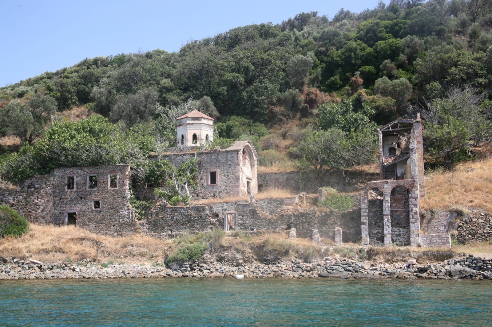 Ay Işığı Manastırı (Ai Dimitri Ta Salina)